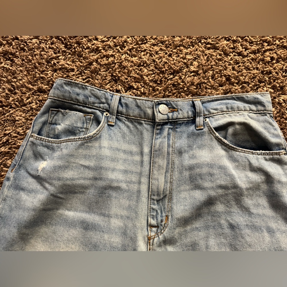 BDG Denim Mom High Rise Distressed Light Wash Jeans From Urban Outfitters - Picture 3 of 5